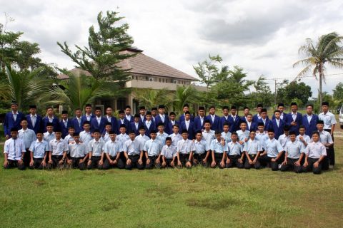 Santri Penghafal Quran AQL Islamic School Jonggol